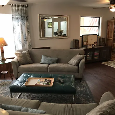Square Inn-2